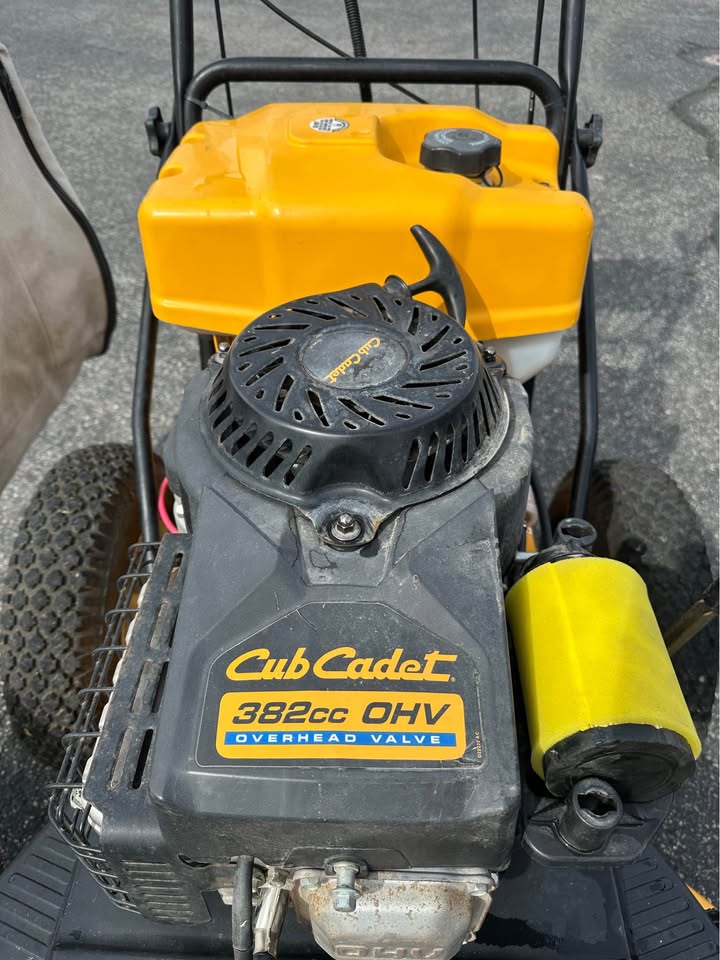Cub Cadet CC 800